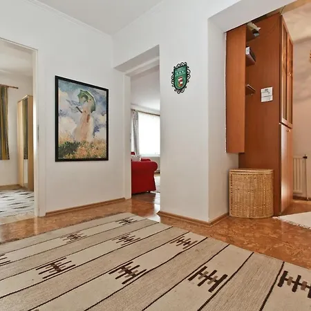 Appartement Spacious 3 Near Historic Center With Private Parking *