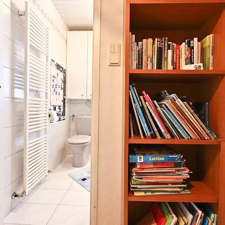 Spacious 3 Near Historic Center With Private Parking
